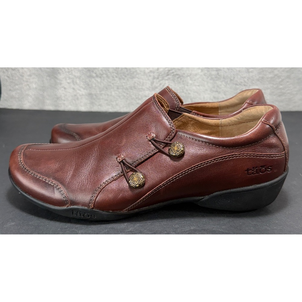 Taos Encore Loafers Womens Size 10 Brown Leather Slip On Button Accent Shoes